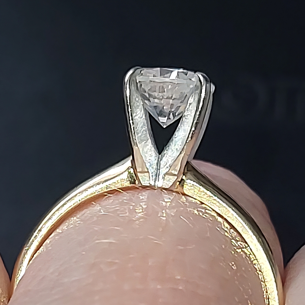 14k yellow gold 1.05ct round diamond set in 4 prong white gold solitaire ring - Picture 15 of 16